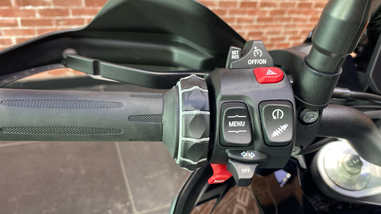 BMW F900 XR (25MY)